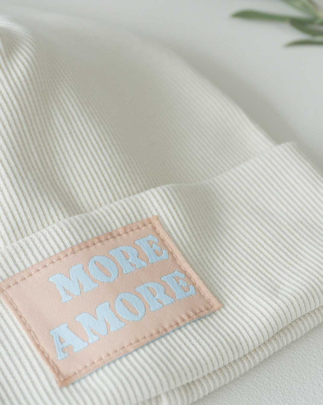 More Amore Beanie Oat