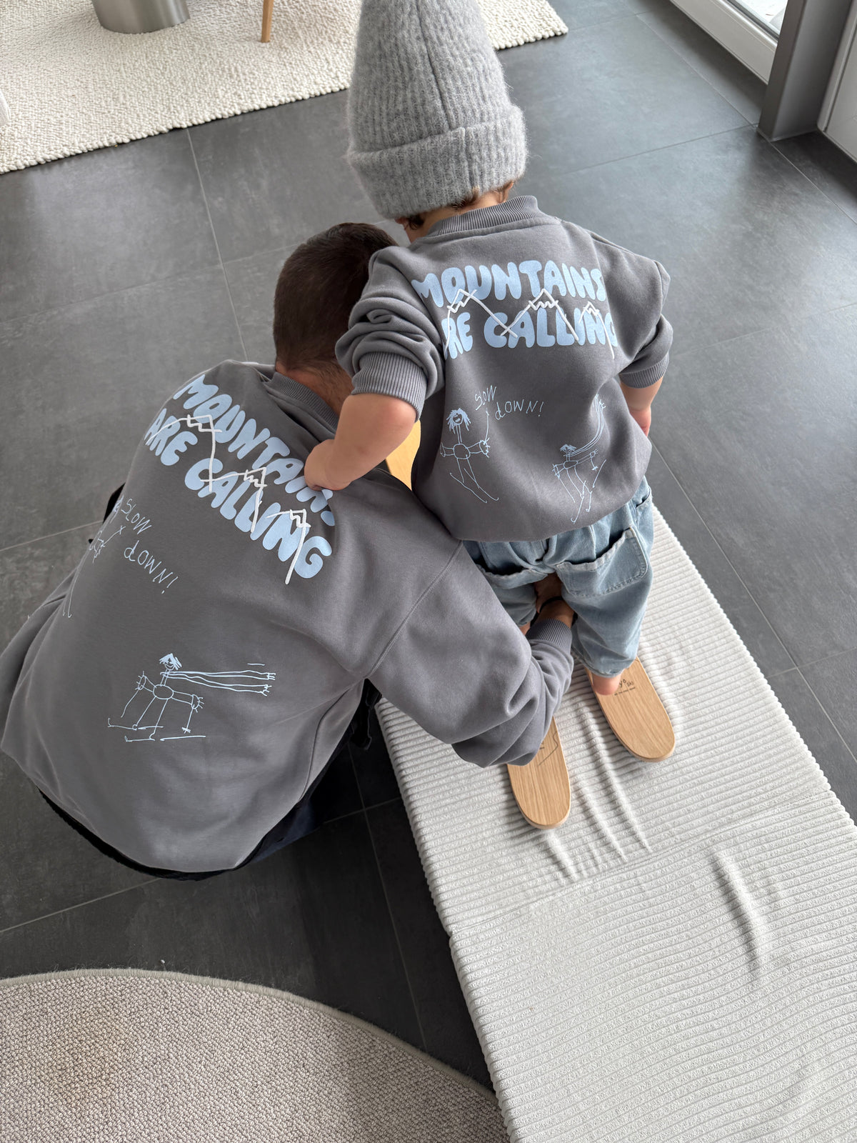 Dad Mountains are Calling Sweater Frost Grey