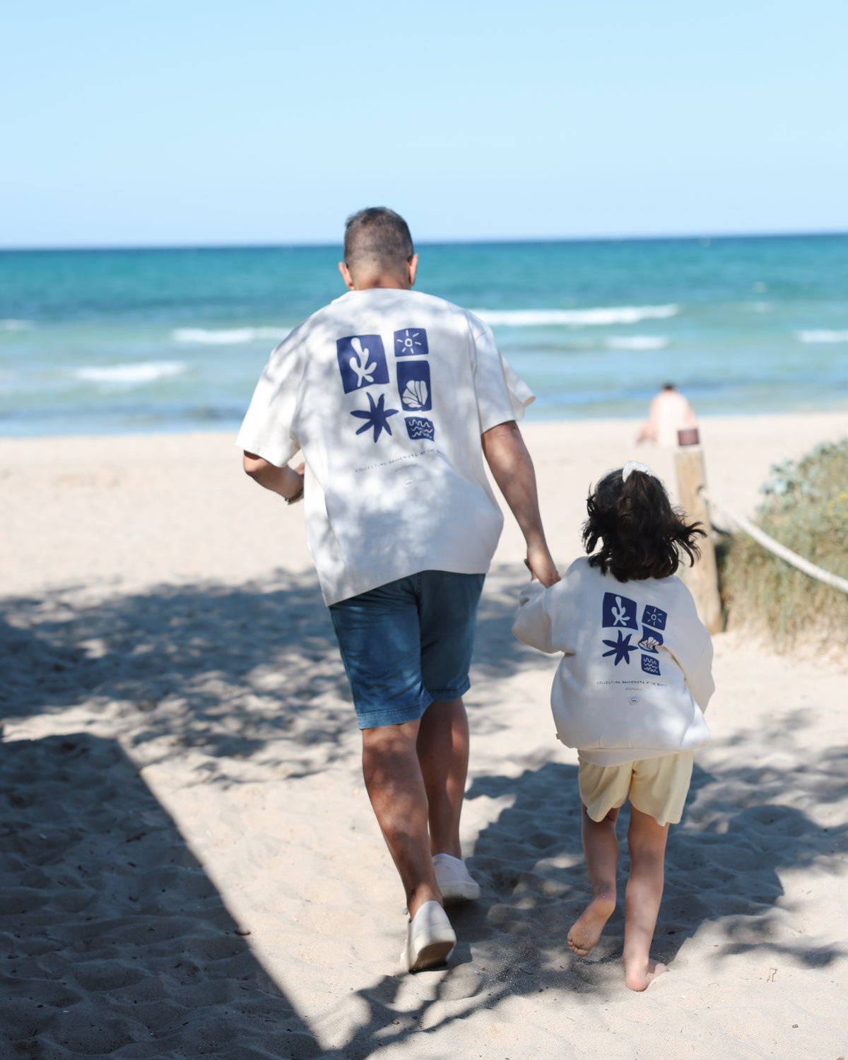 Pre-Loved: Collecting Beach Souveniers Oversized Sweater Light Vanilla