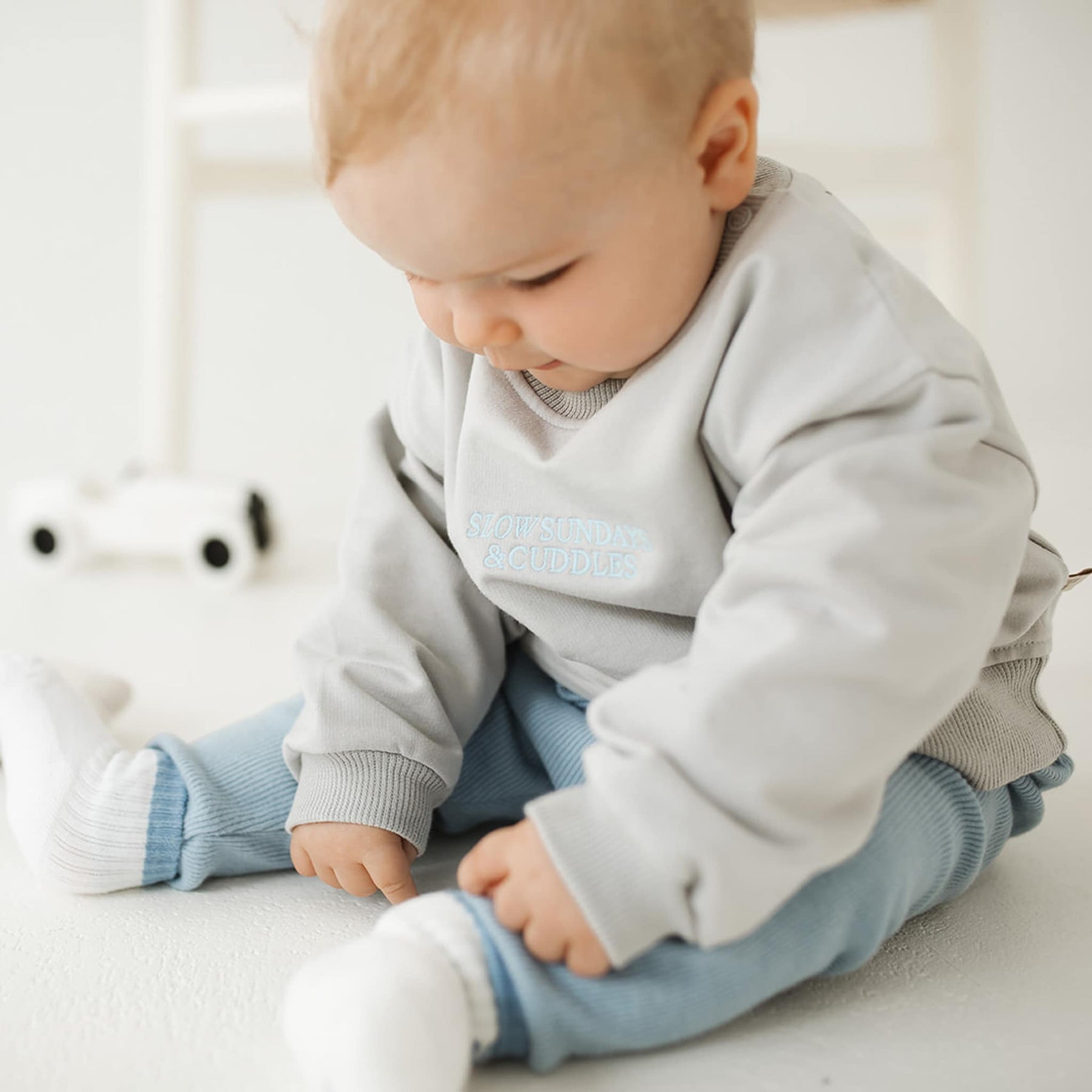 Slow Sundays & Cuddles Sweater Light Grey