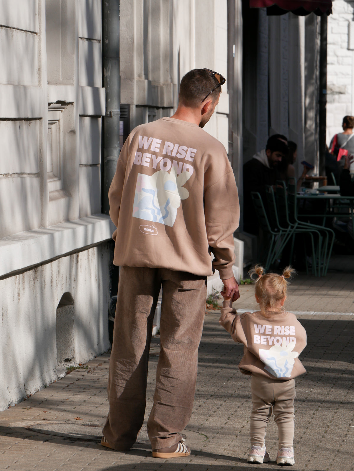 B-WARE Dad Rise Beyond Sweater Light Brown