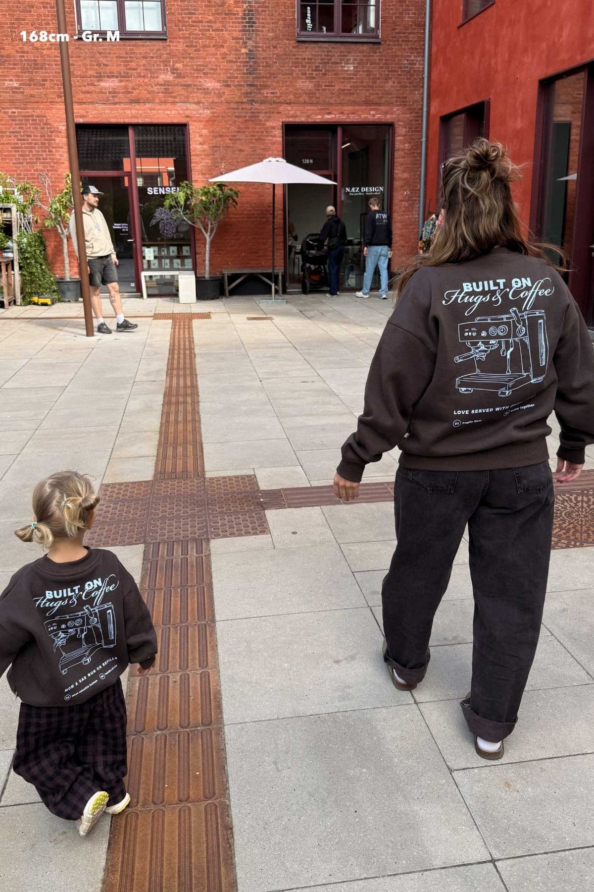 Women Hugs & Coffee Sweater Chocolate Brown