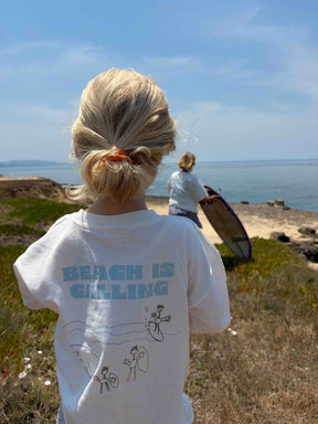 nuaa Beach Is Calling Kids T-Shirt in Soft White – Partnerlook, Ansicht 3