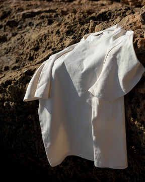 Dad Collecting Beach Souveniers T-Shirt Light Vanilla